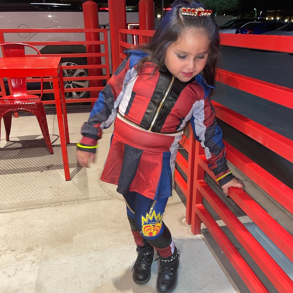 Evie Descendants 3